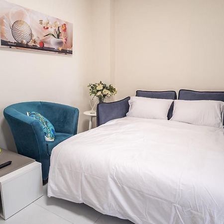 Port City Haifa - Luxury Apartments 50 Mtrs From The Beach Exterior foto